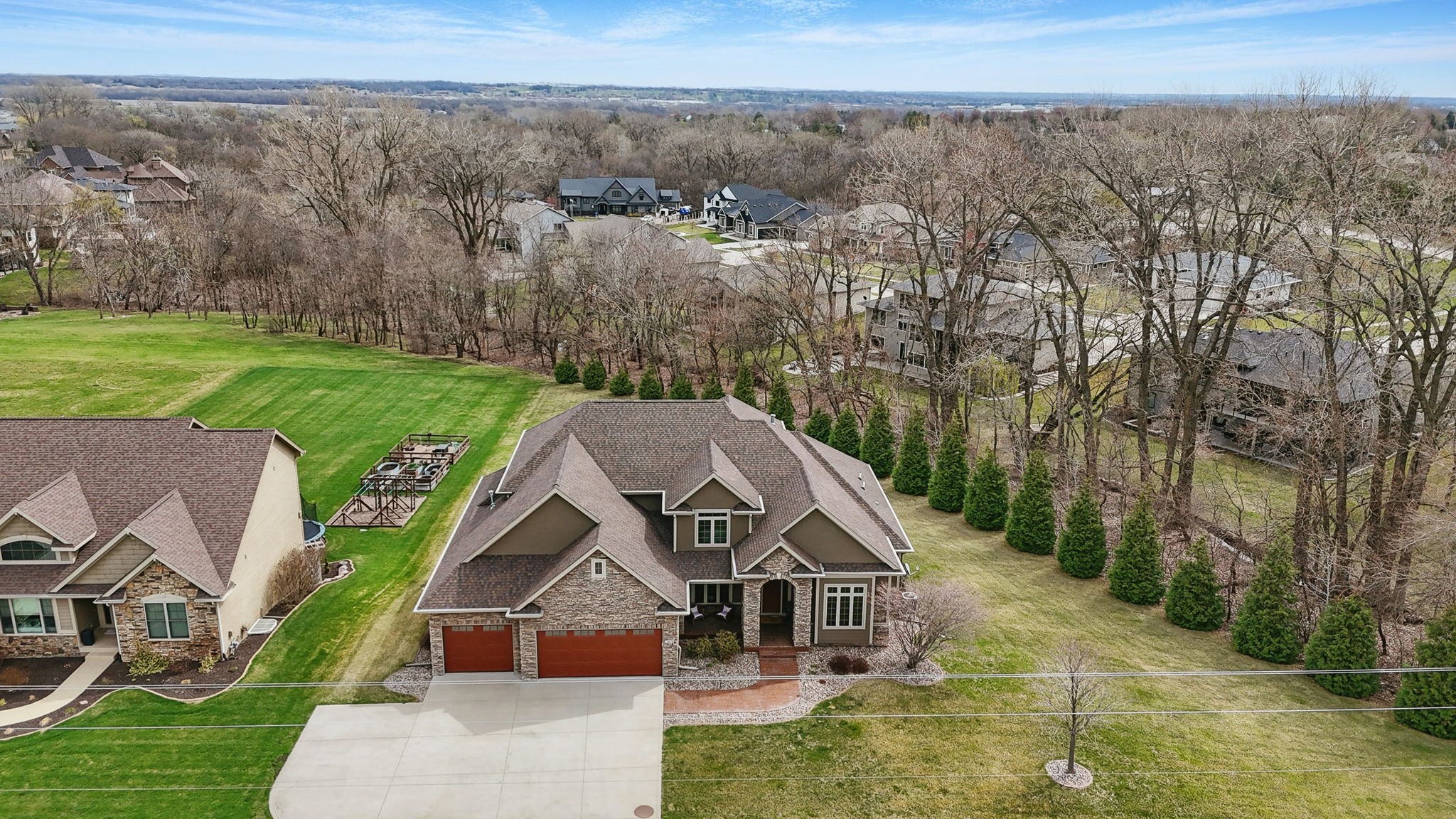 7401 NW 107th Street, Johnston, Iowa image 2