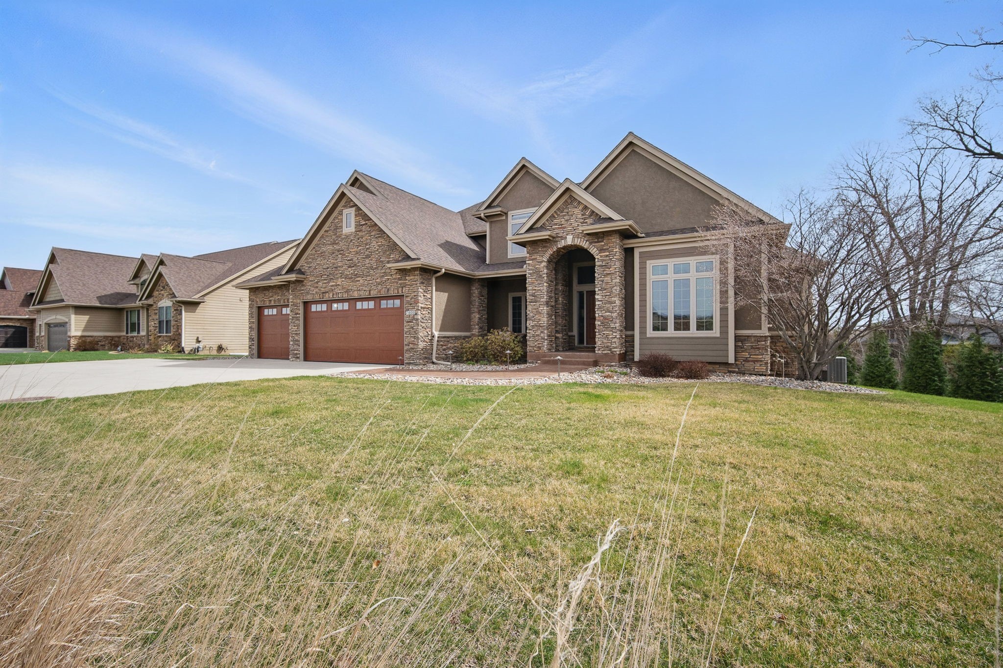 7401 NW 107th Street, Johnston, Iowa image 1