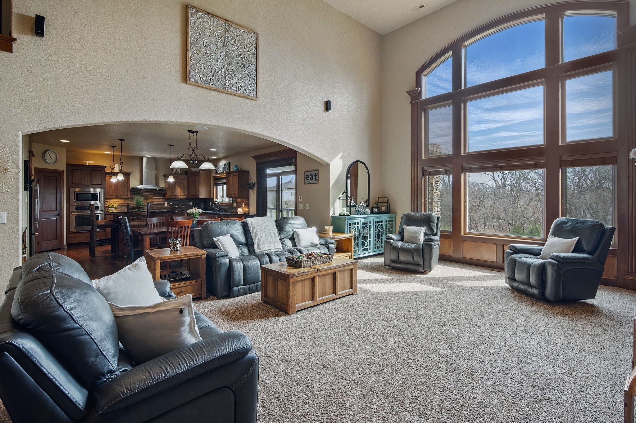 7401 NW 107th Street, Johnston, Iowa image 9
