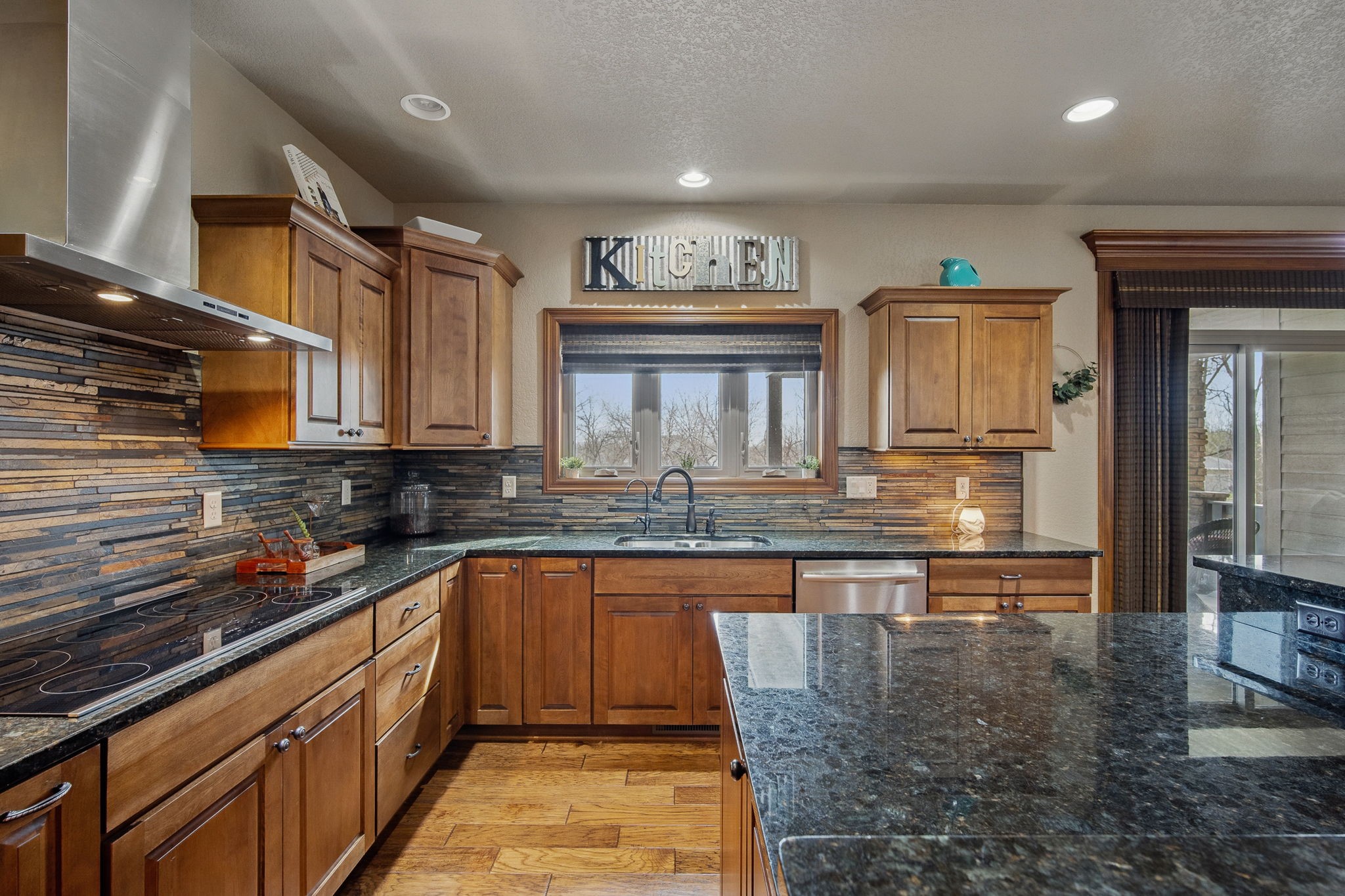 7401 NW 107th Street, Johnston, Iowa image 16