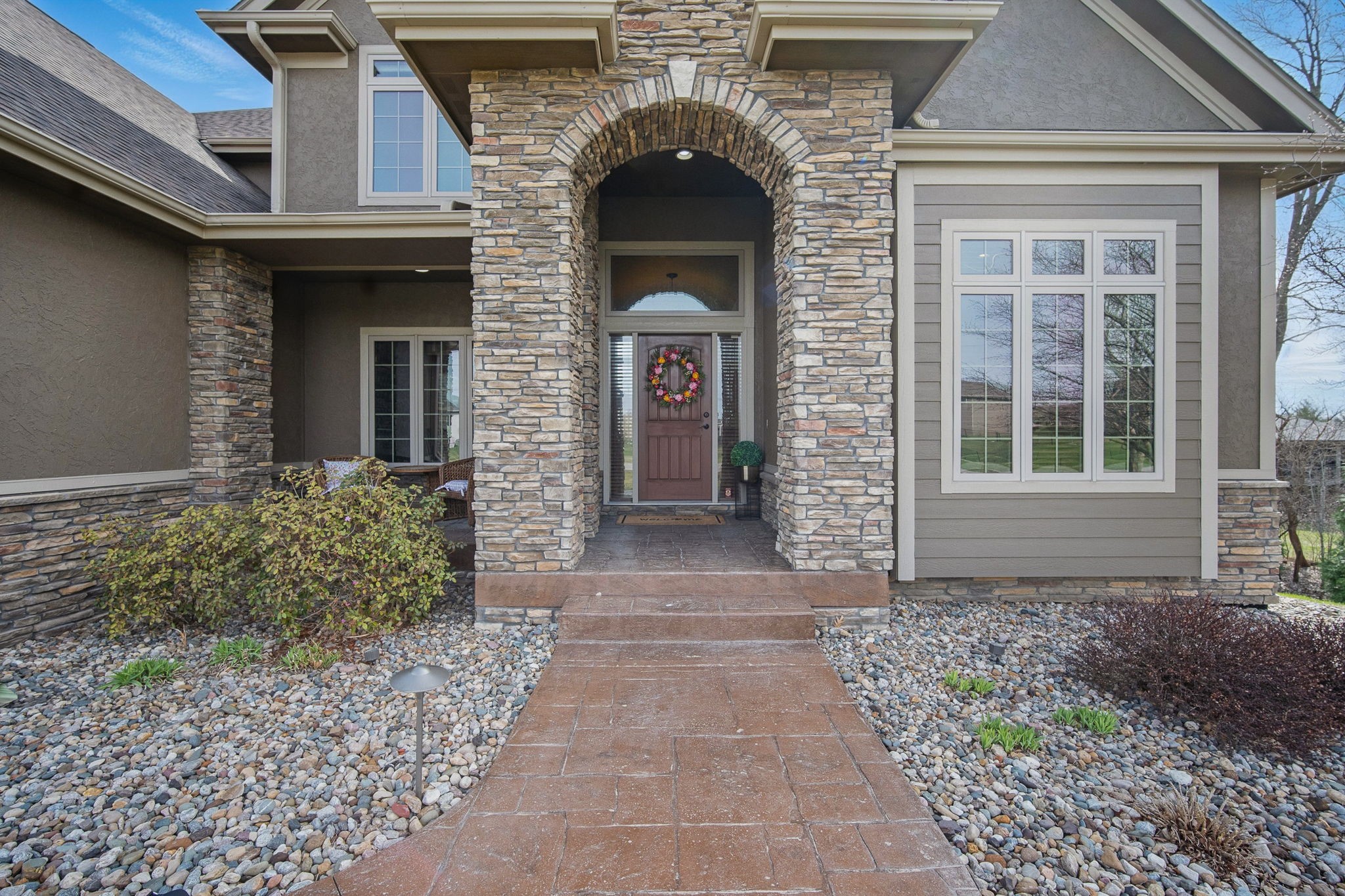 7401 NW 107th Street, Johnston, Iowa image 3