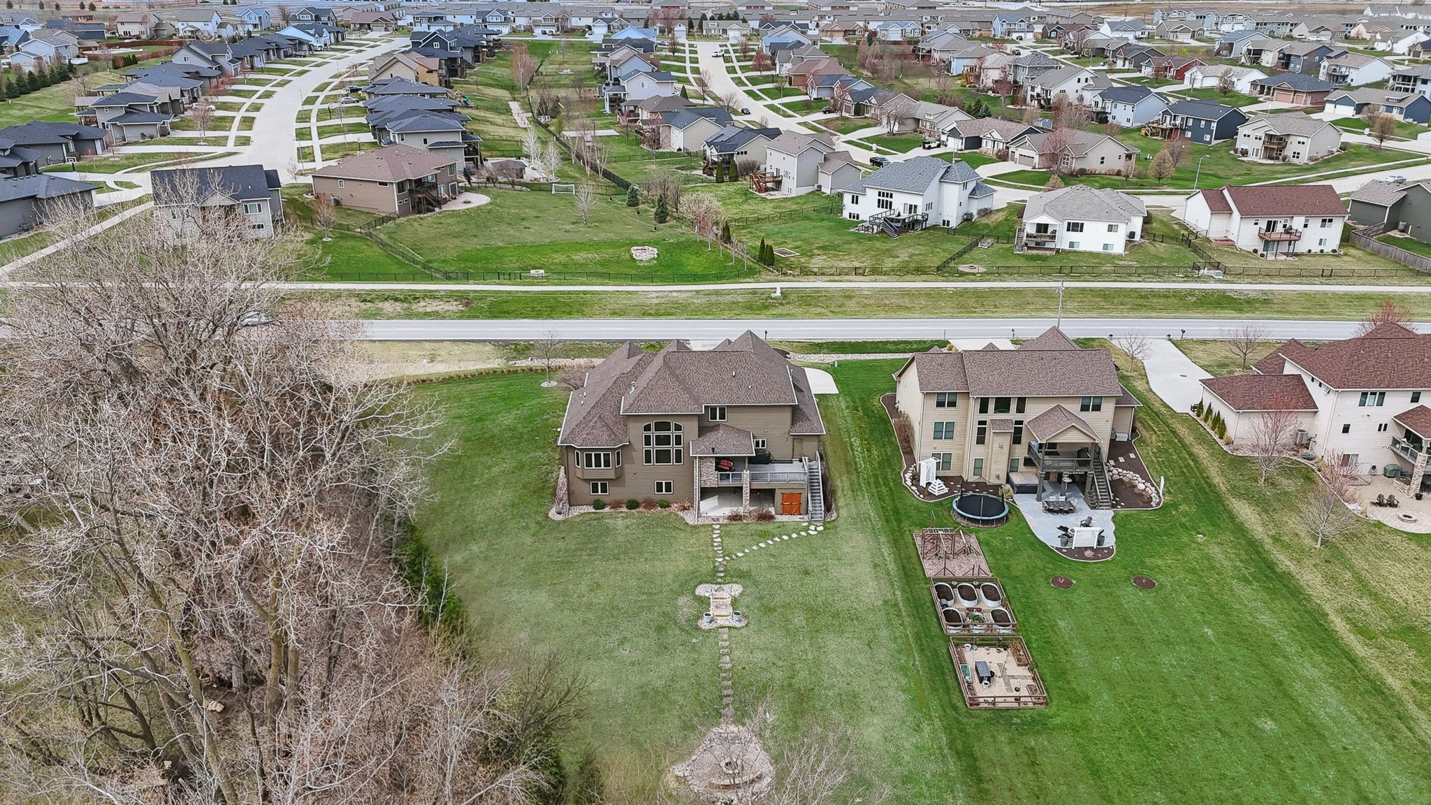 7401 NW 107th Street, Johnston, Iowa image 35
