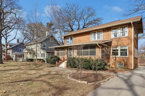 4809 Grand Avenue Des Moines IA 50312