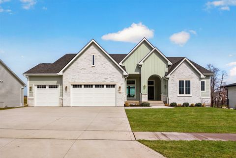 16207 Sharon Drive Urbandale IA 50323