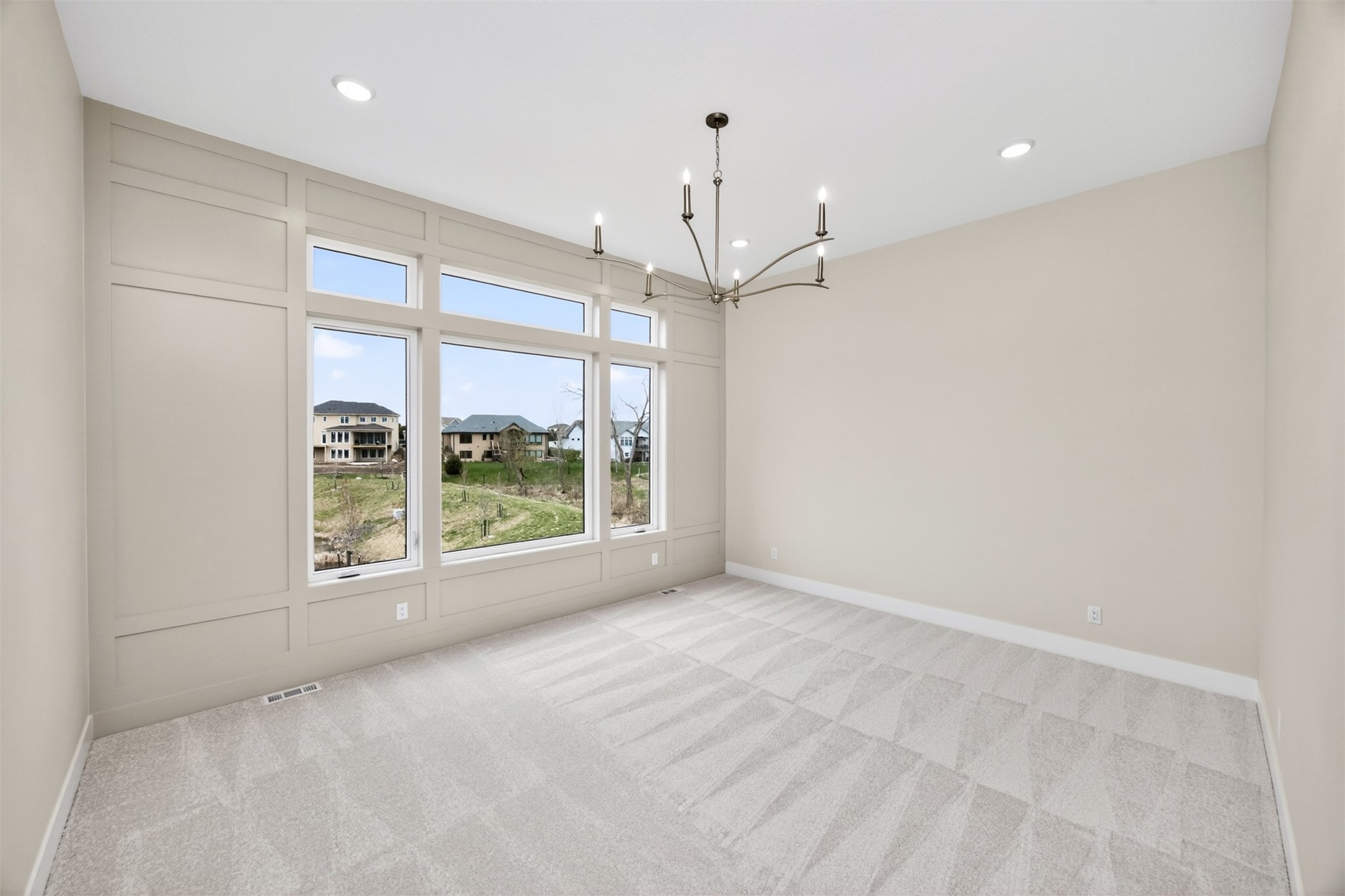 Urbandale, Iowa, 50323, United States, 5 Bedrooms Bedrooms, ,5 BathroomsBathrooms,Residential,Active,2007096