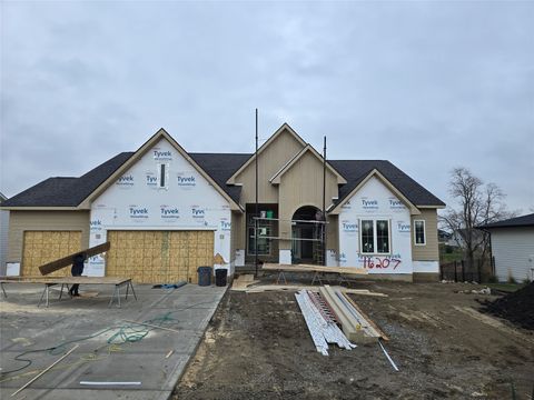 16207 Sharon Drive Urbandale IA 50323