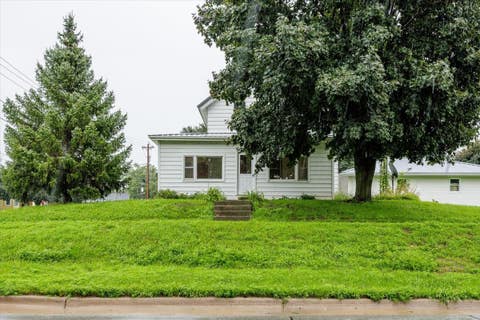 Homes For Sale - 207 N Front Street<br/> Montezuma, IA 50171