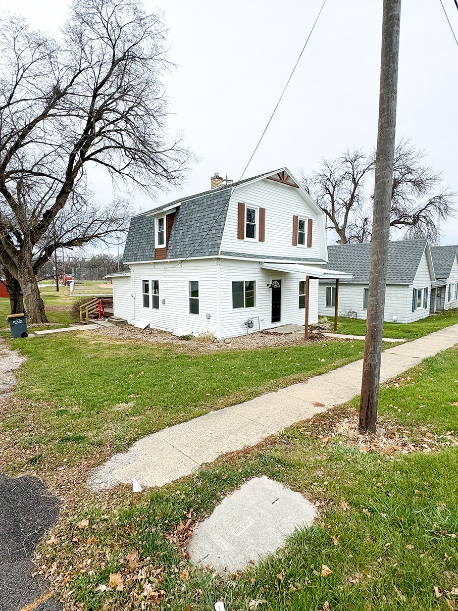 301 W Washington Street, Exira, Iowa image 19