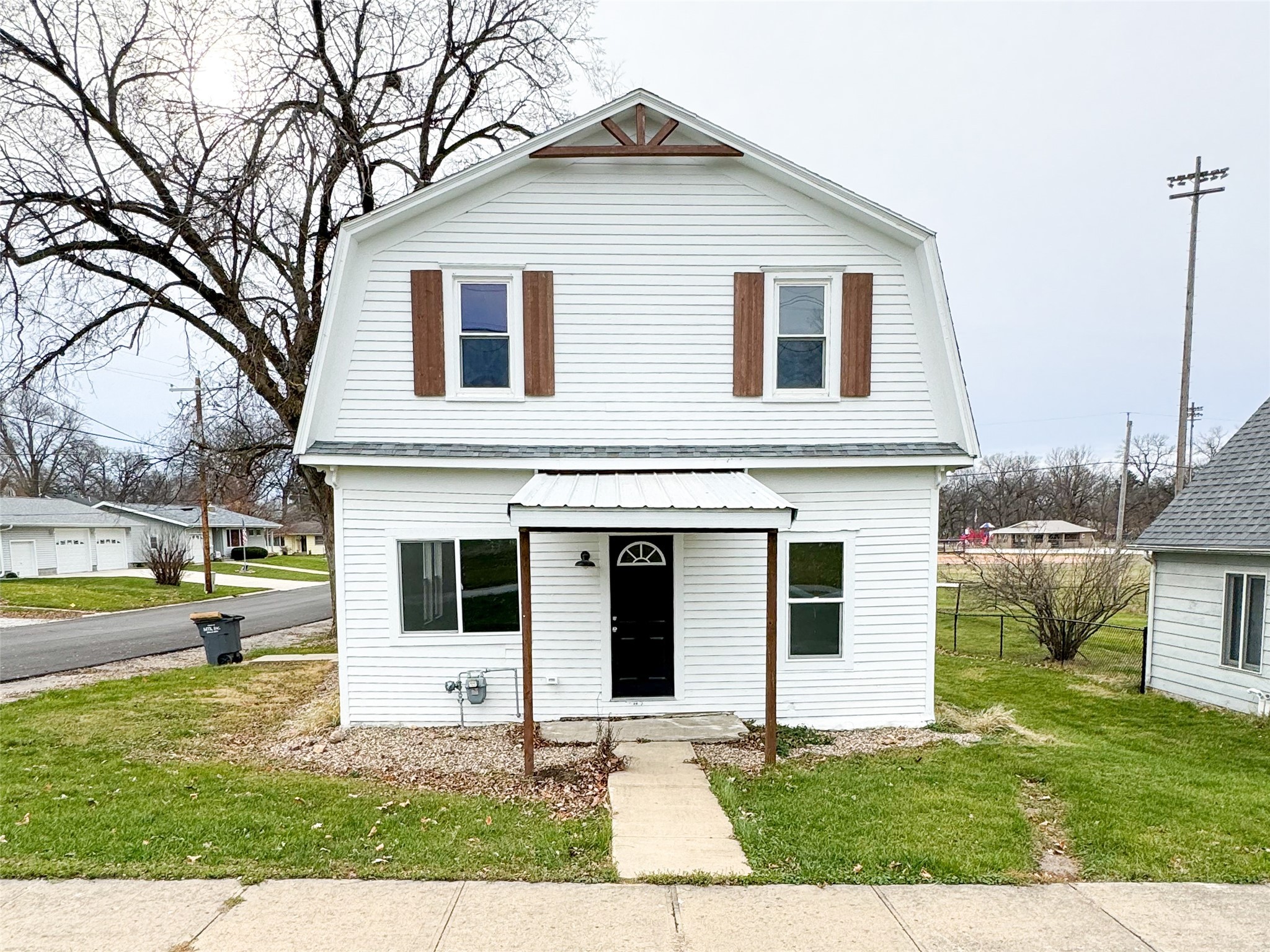 301 W Washington Street, Exira, Iowa image 1