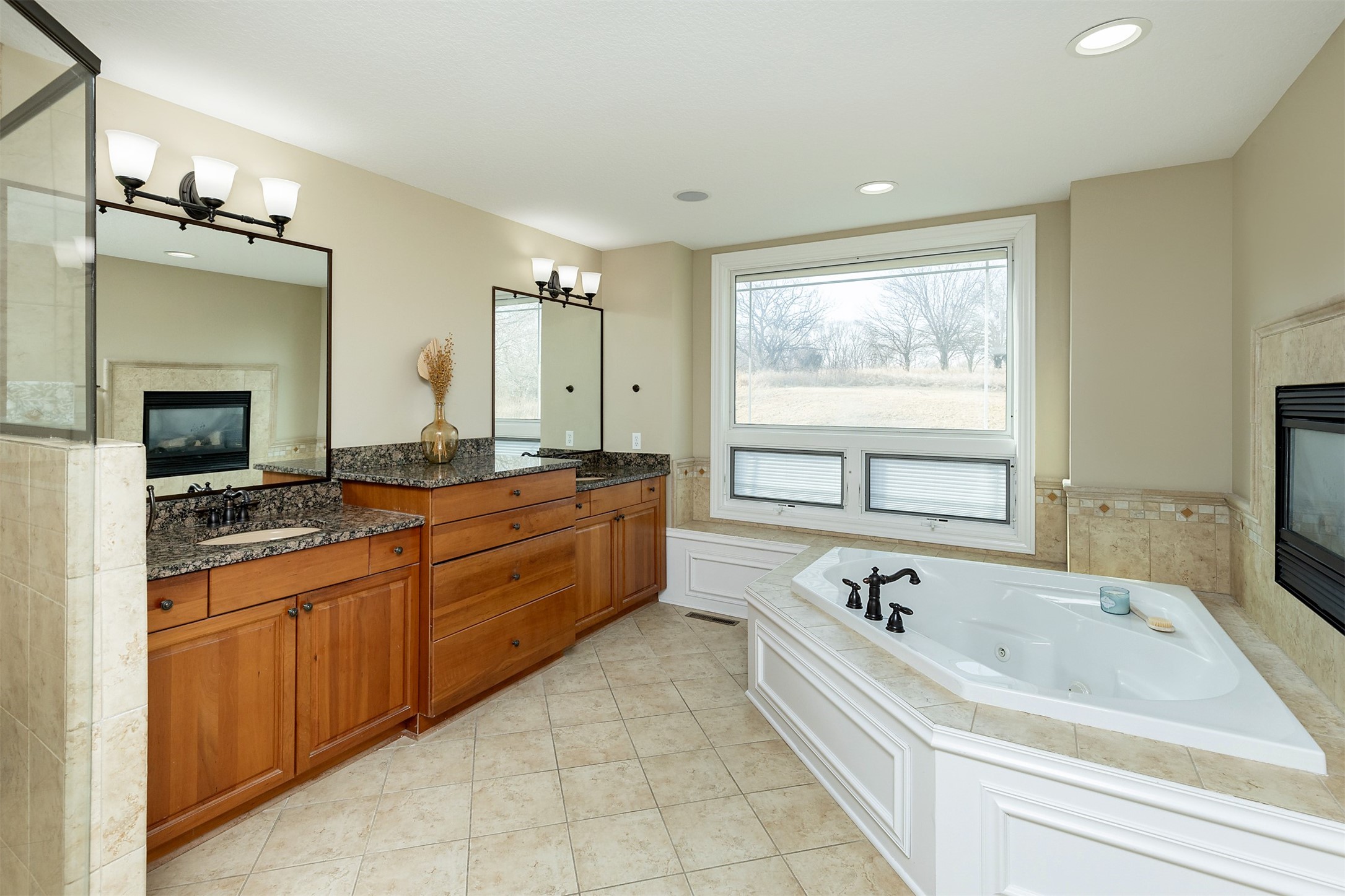 1385 Tulip Tree Lane, West Des Moines, Iowa image 19