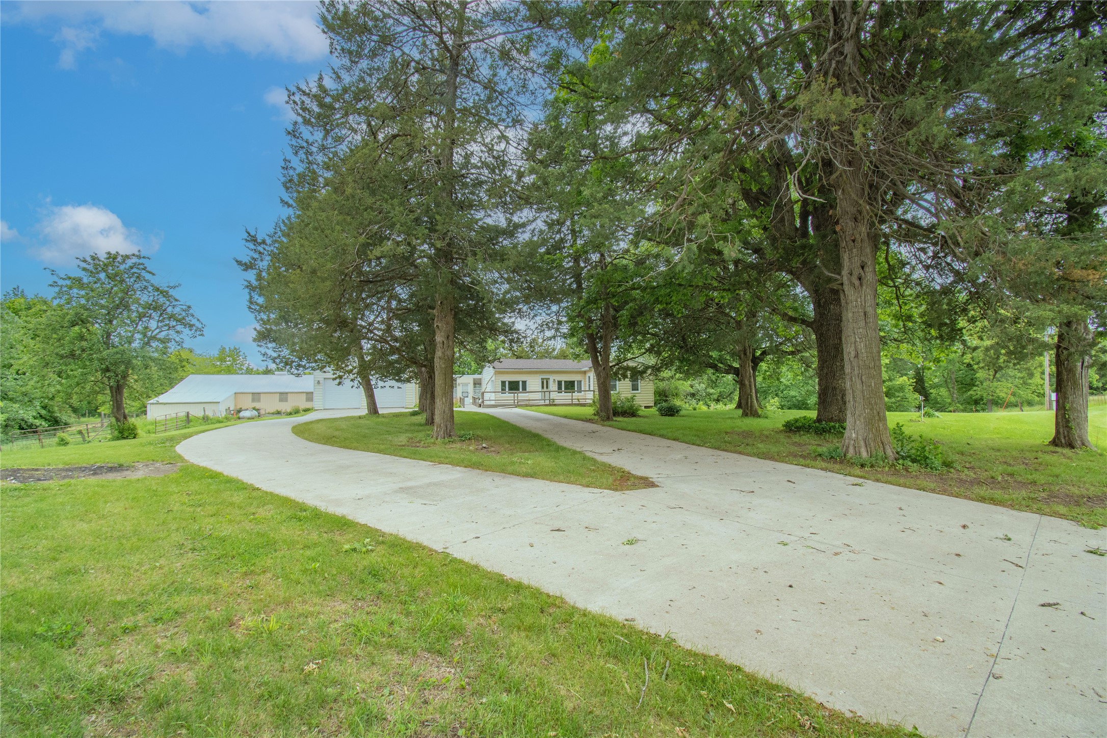 17954 510th Street, Chariton, Iowa image 2