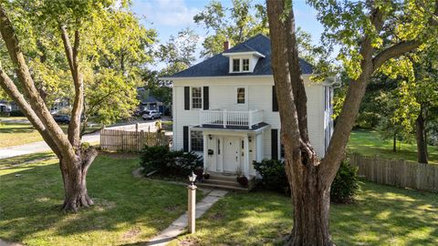 301 Union Street Pella IA 50219