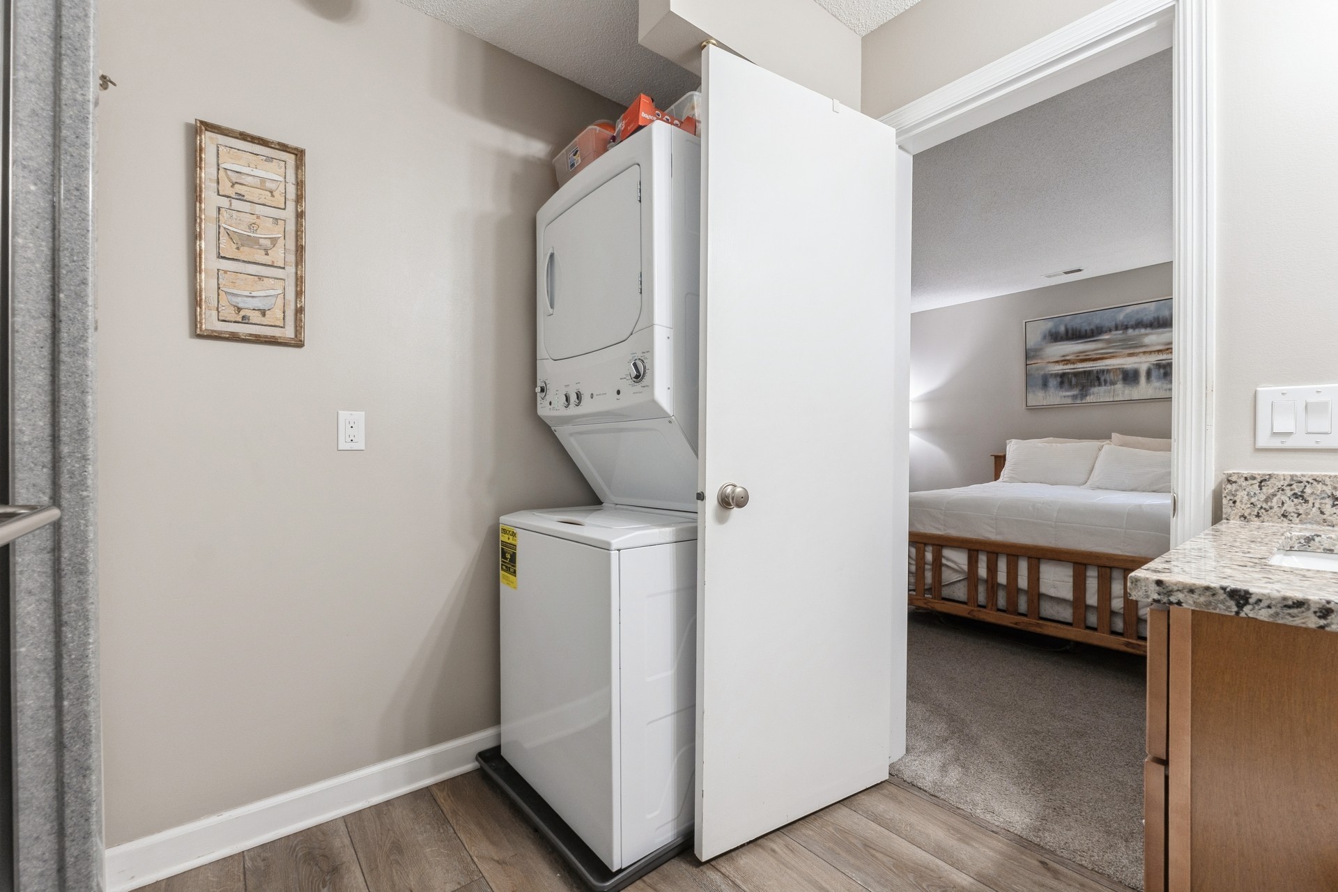 West Des Moines, Iowa 50266, United States, 2 Bedrooms Bedrooms, ,2 BathroomsBathrooms,Residential,Active,172722