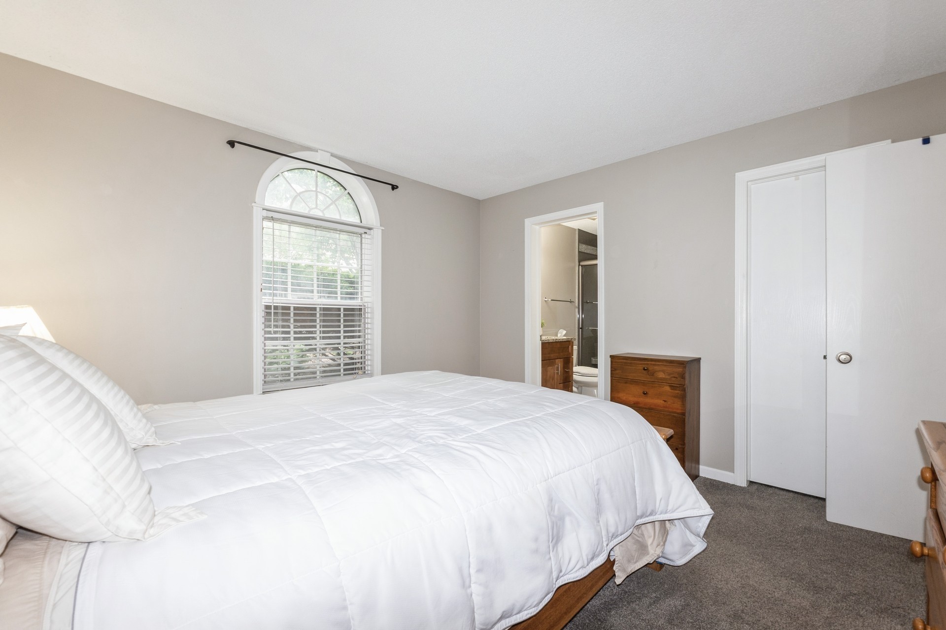 West Des Moines, Iowa 50266, United States, 2 Bedrooms Bedrooms, ,2 BathroomsBathrooms,Residential,Active,172722