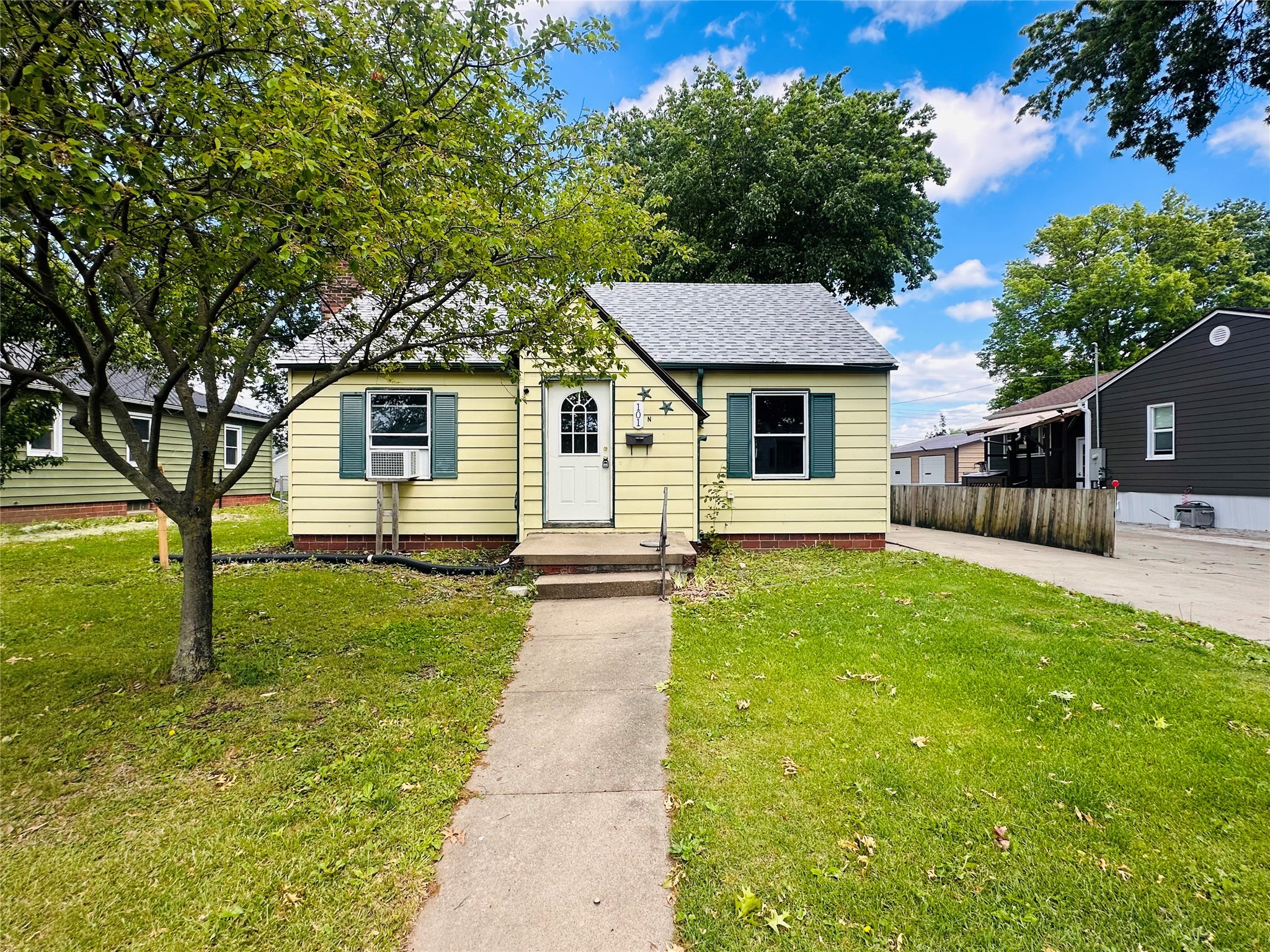 101 N Park Lane Drive, Knoxville, Iowa image 1