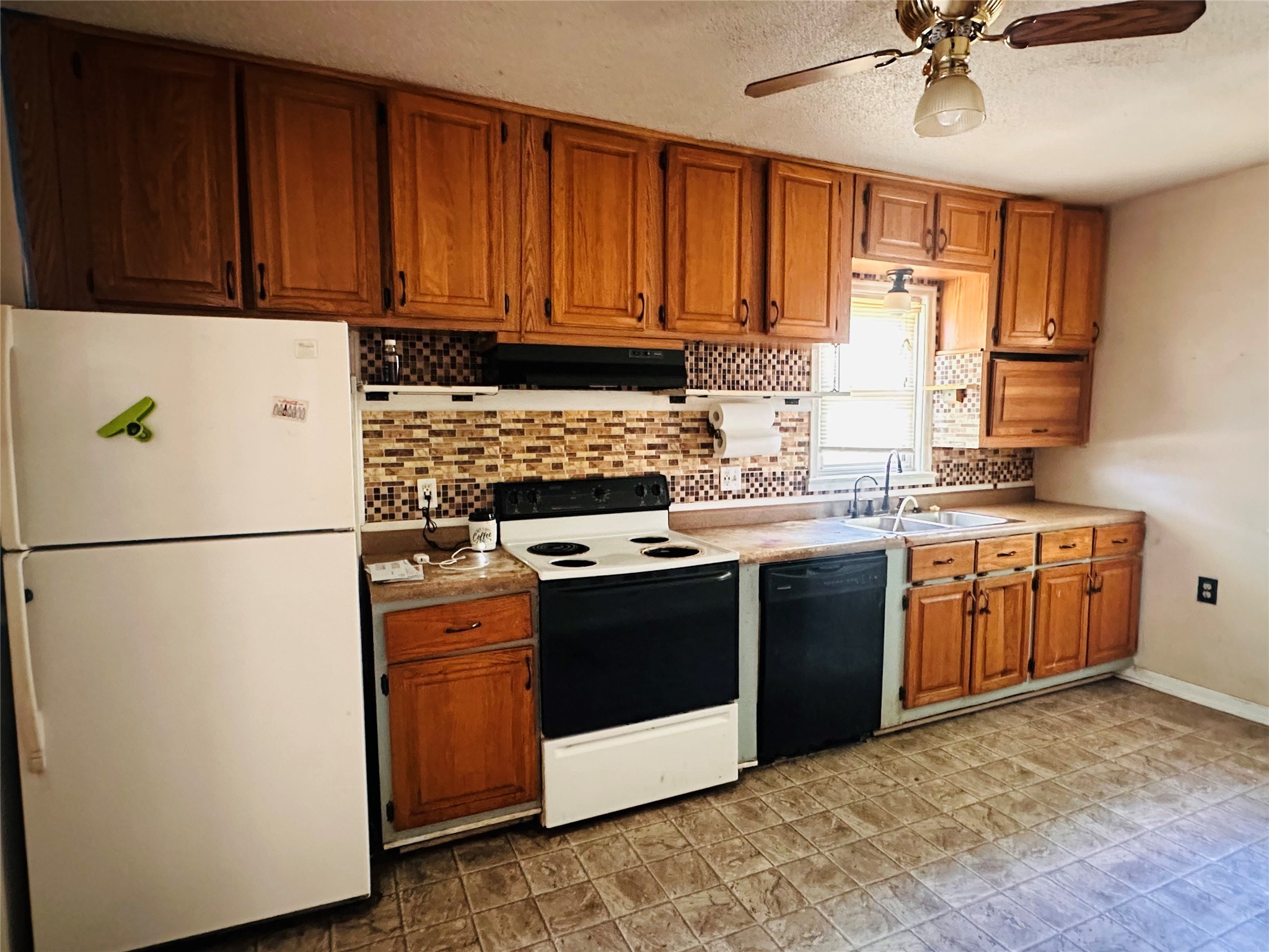 101 N Park Lane Drive, Knoxville, Iowa image 4