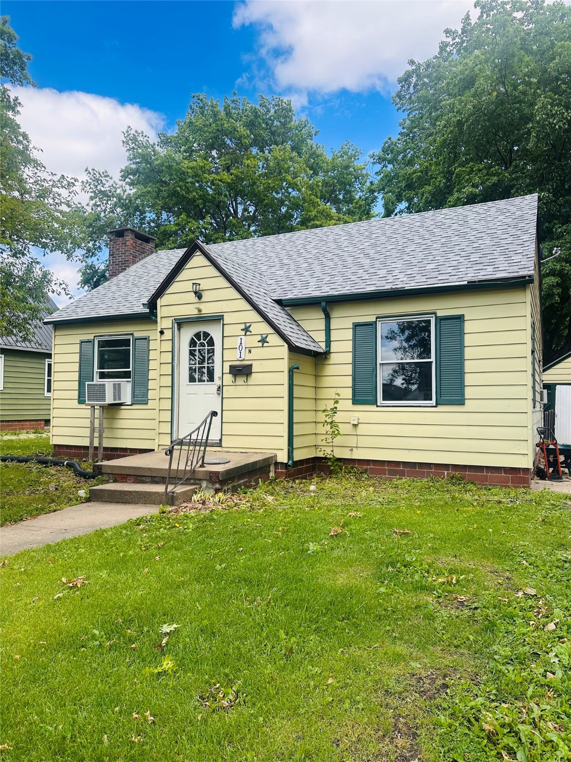 101 N Park Lane Drive, Knoxville, Iowa image 2