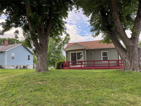 Homes For Sale - 1024 S 3rd Avenue<br/> Jasper County, Newton, IA 50208