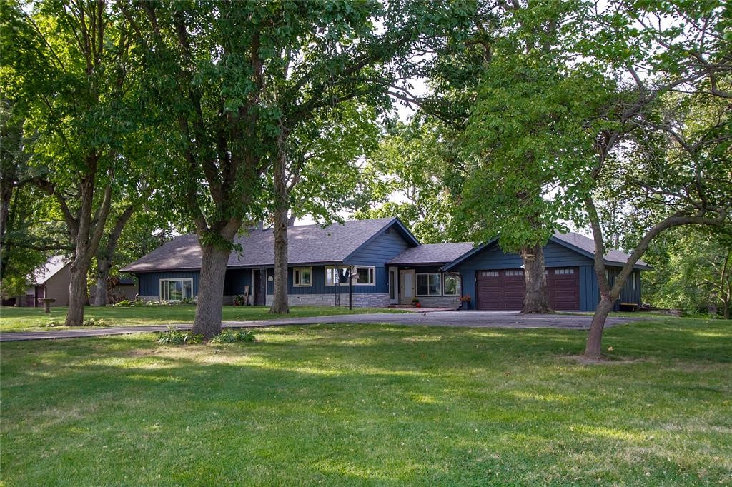 641 228th Place, Pella, Iowa image 1