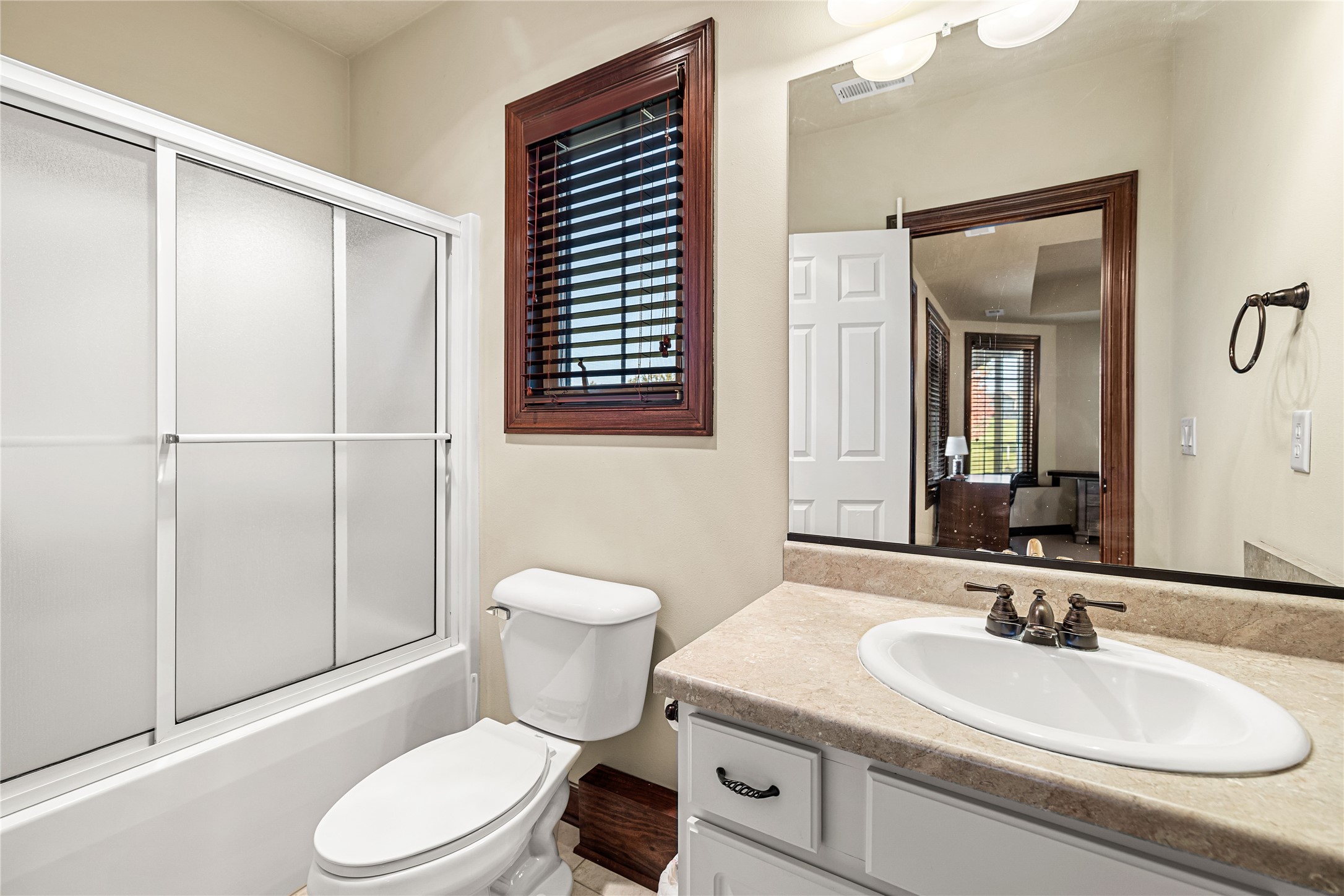 Ankeny, Iowa, 50021, United States, 5 Bedrooms Bedrooms, ,5 BathroomsBathrooms,Residential,Active,2016677