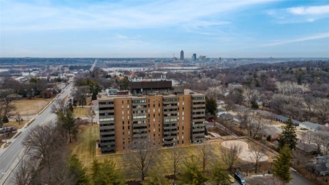 Condo For Sale - 3131 Fleur Drive #206<br/> Polk County, Des Moines, IA 50321