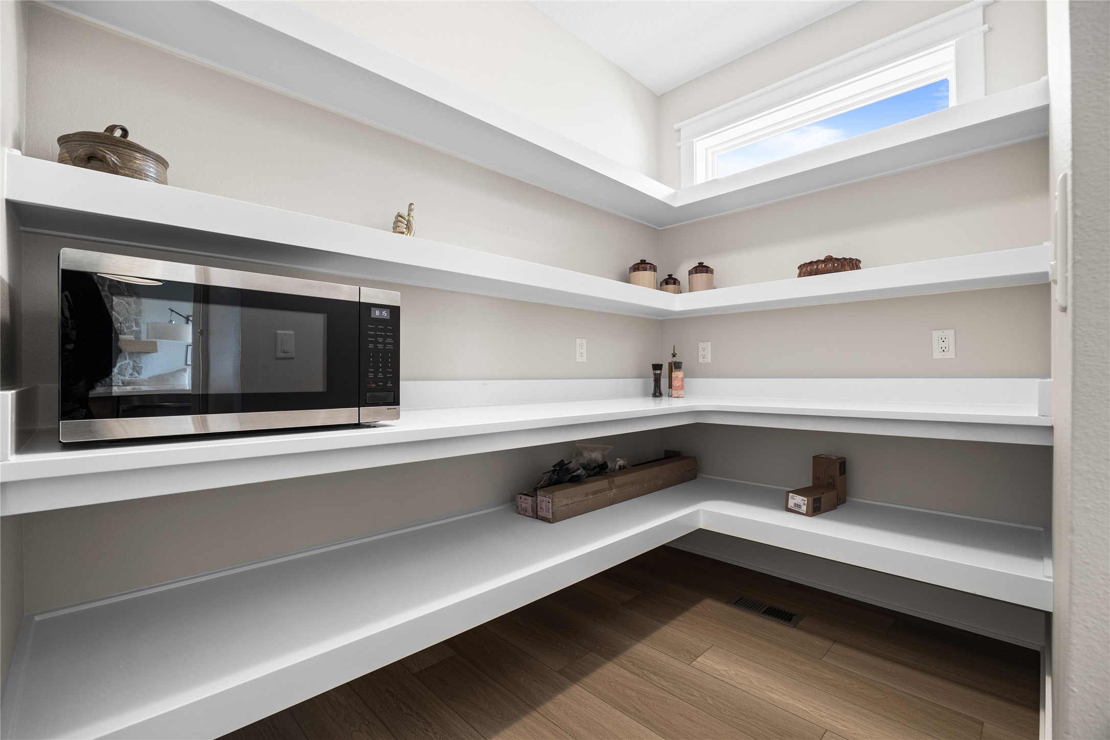 2301 Green Leaf Circle