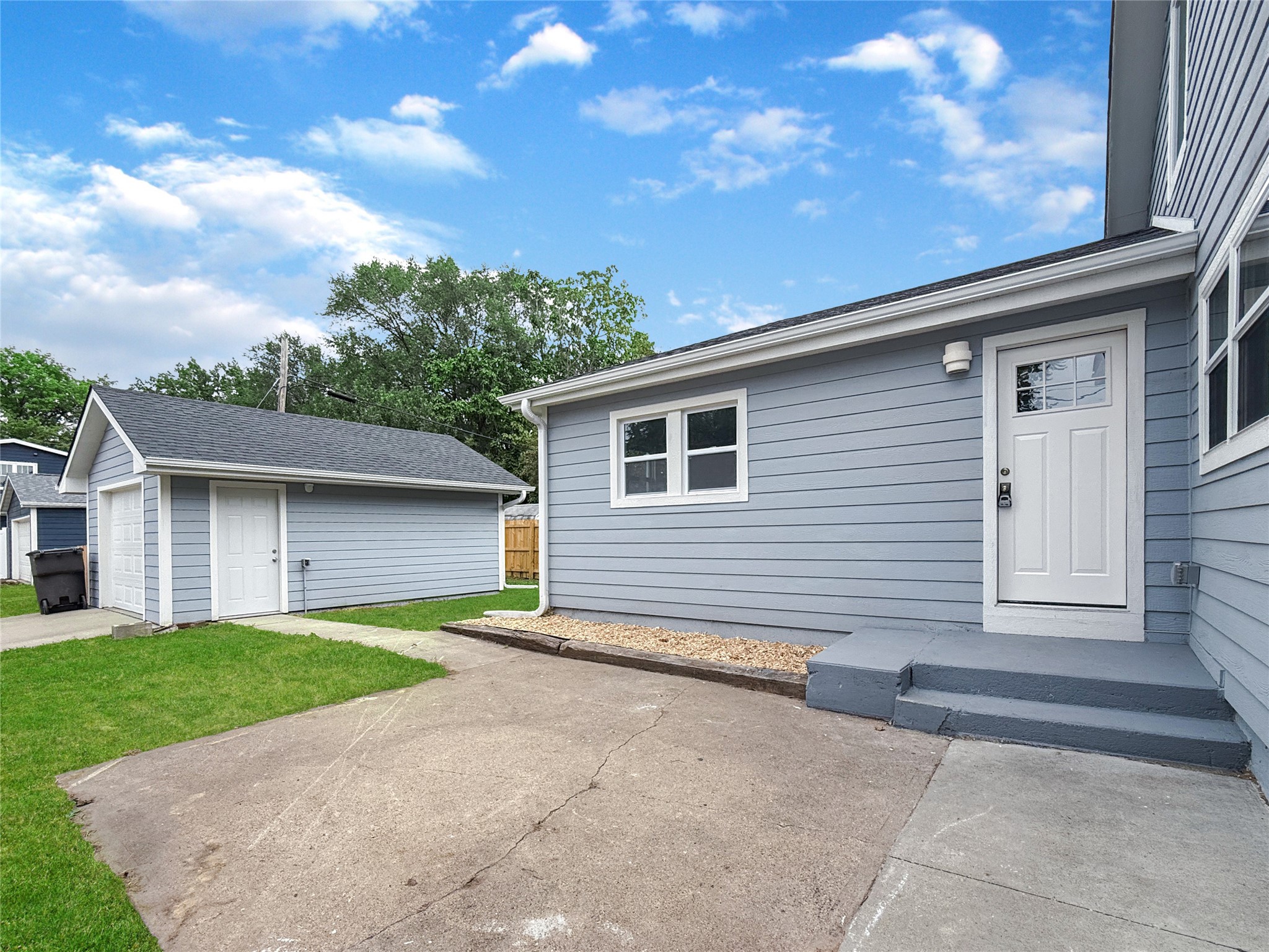 200 E Granger Avenue