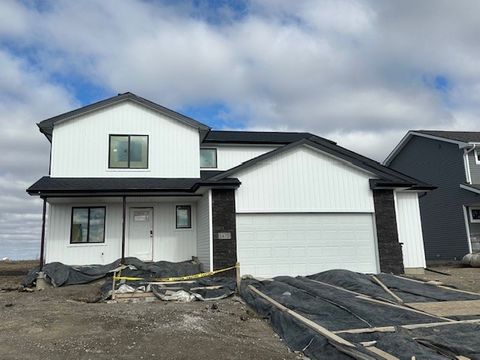 Homes For Sale - 1475 Locust Street<br/> Waukee, IA 50263