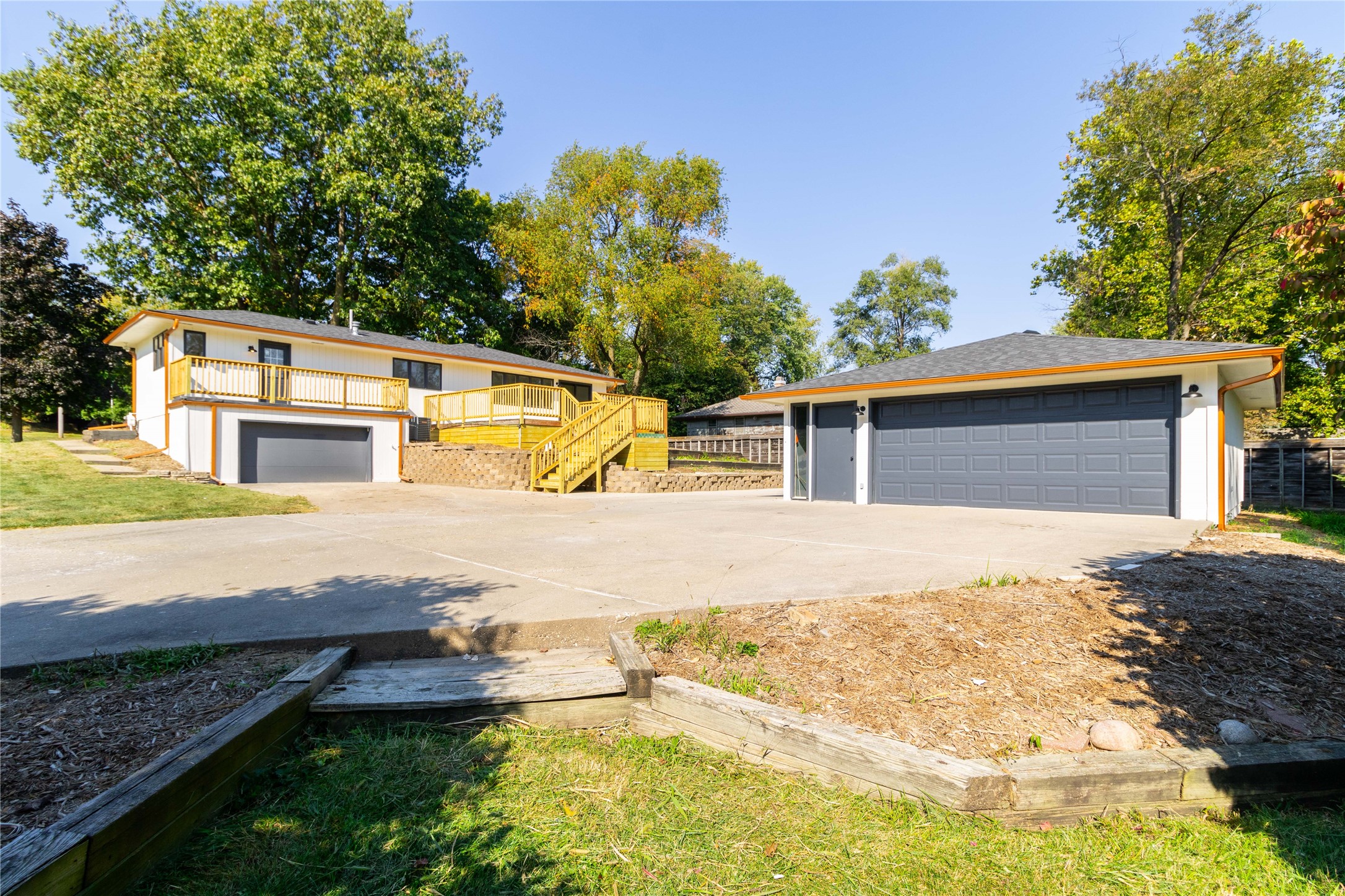 1107 16th Street, West Des Moines, Iowa image 3