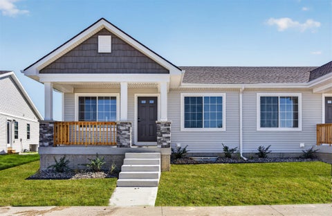 Condo For Sale - 912 Sawgrass Drive<br/> Norwalk, IA 50211