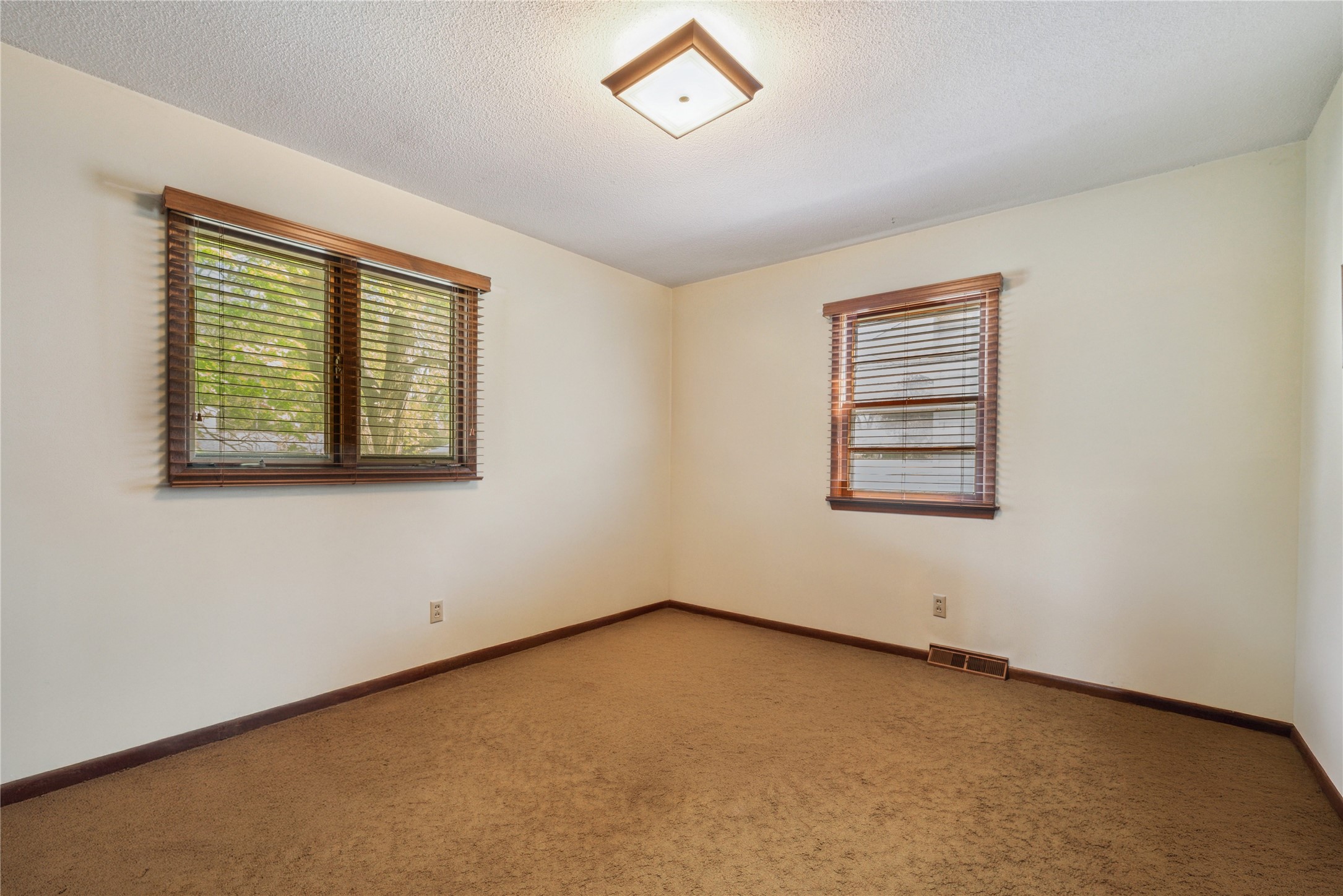 620 Highview Street, Nevada, Iowa image 8
