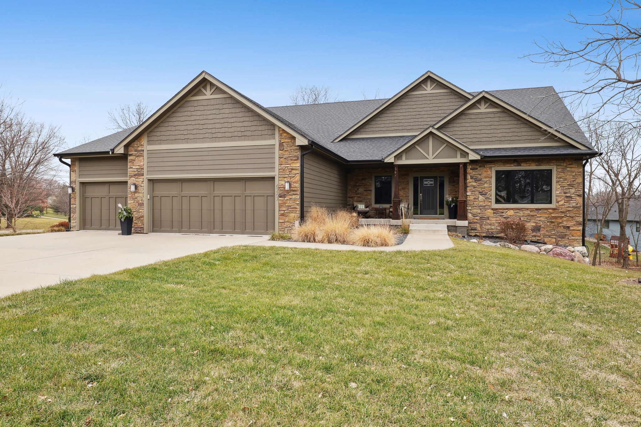 6267 Enclave Circle, Johnston, Iowa image 1