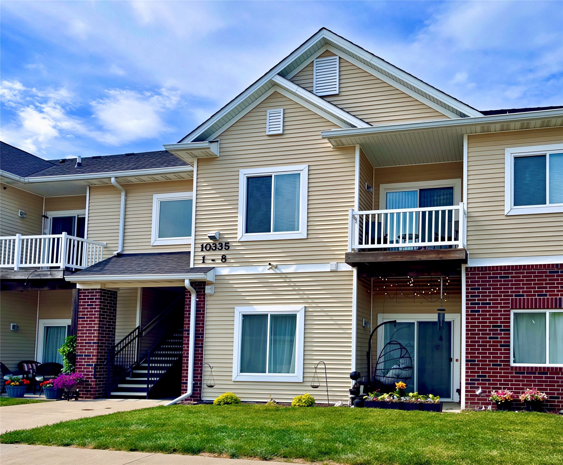 Photo 1 of 21 — 10335 Norfolk Drive 8, Johnston, IA 50131