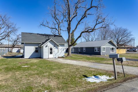 Homes For Sale - 445 Laurel Street<br/> Waukee, IA 50263