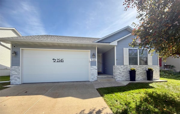 2545 WHISPERING RIDGE DR, DES MOINES, IA 50320 - Image 45d4e3d6b22fcb758fc79a7eed7d2115/1906597704