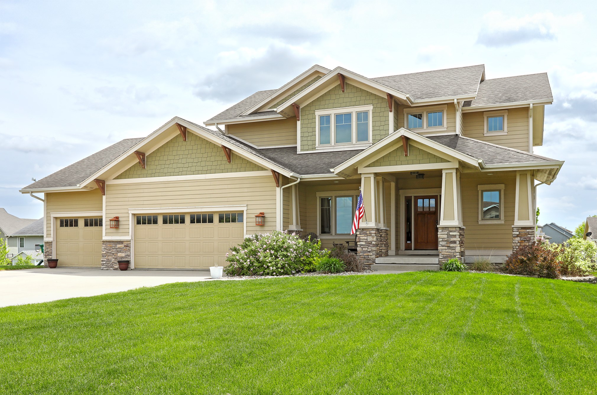 422 Stonegate Court SW