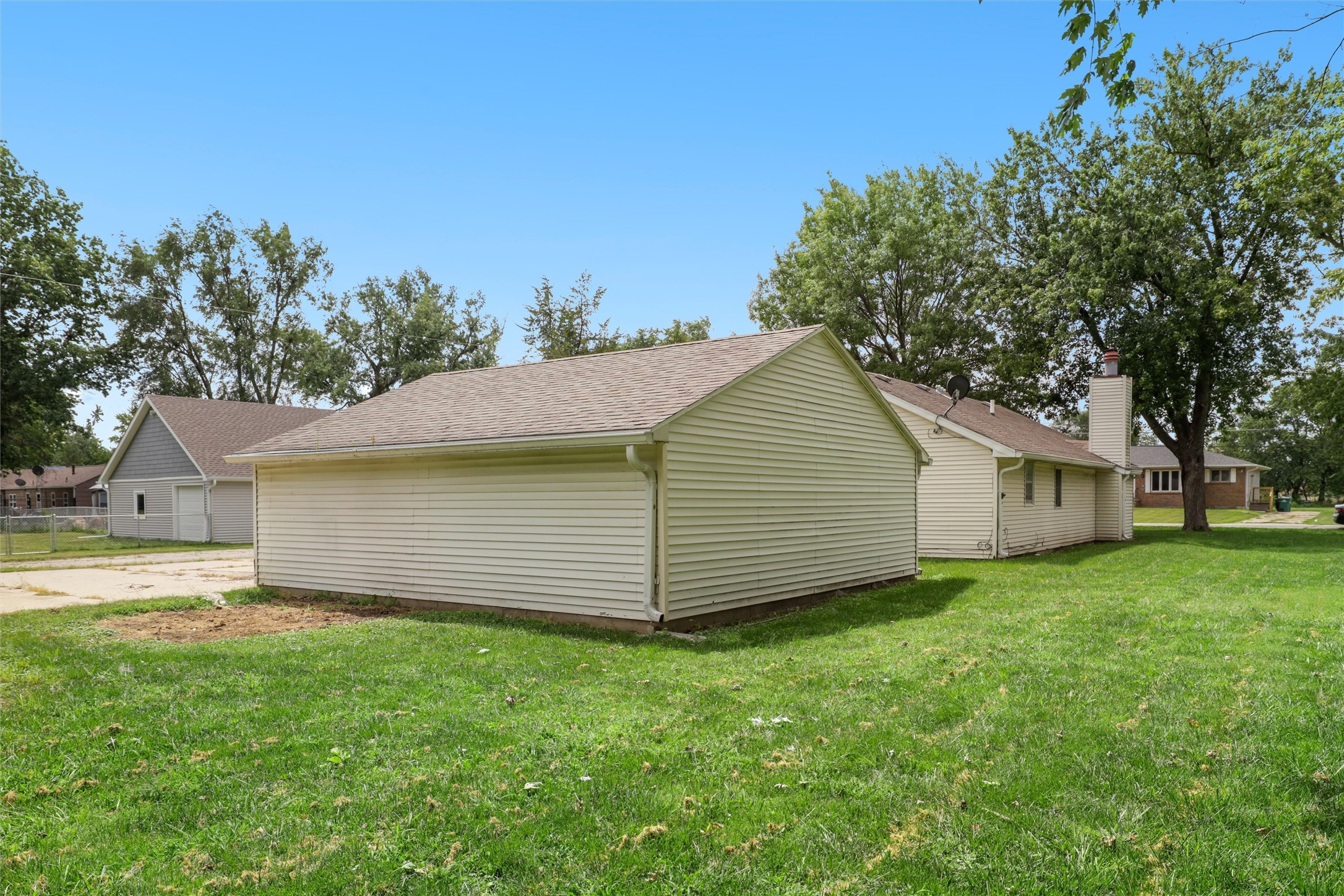 6585 NW 56th Street, Johnston, Iowa image 28