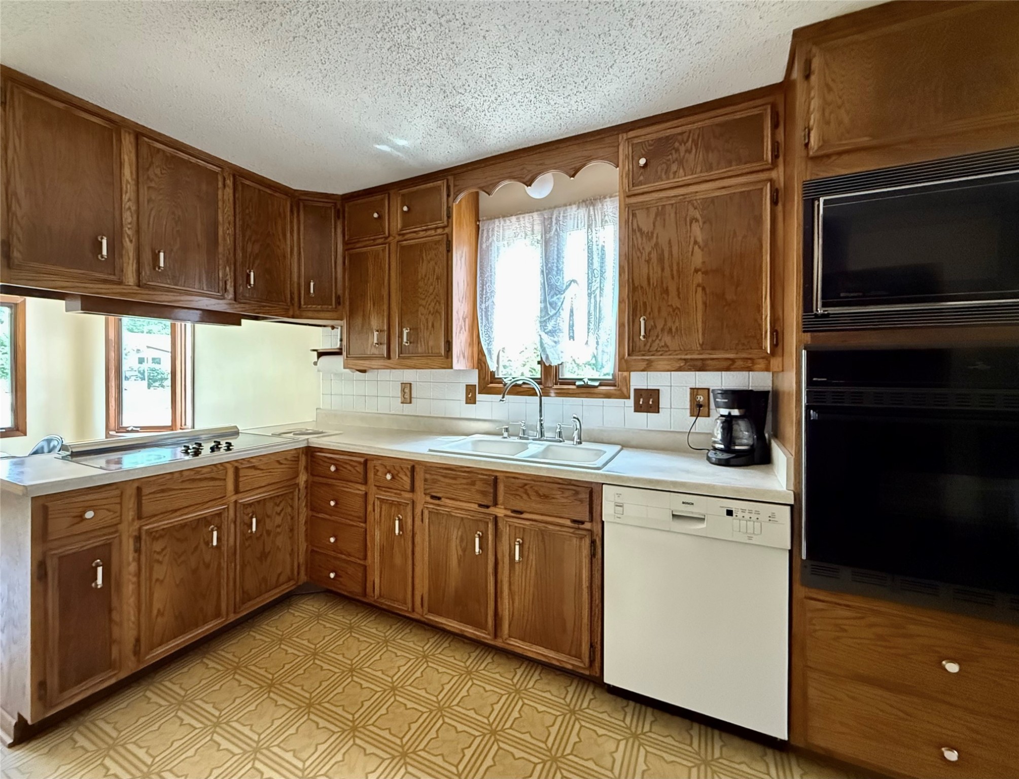 4564 NE 34th Court, Des Moines, Iowa image 7
