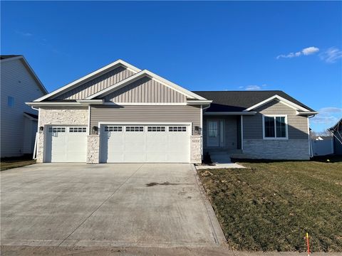 Single Family Residence in Pleasant Hill IA 6084 Gladbury Court.jpg