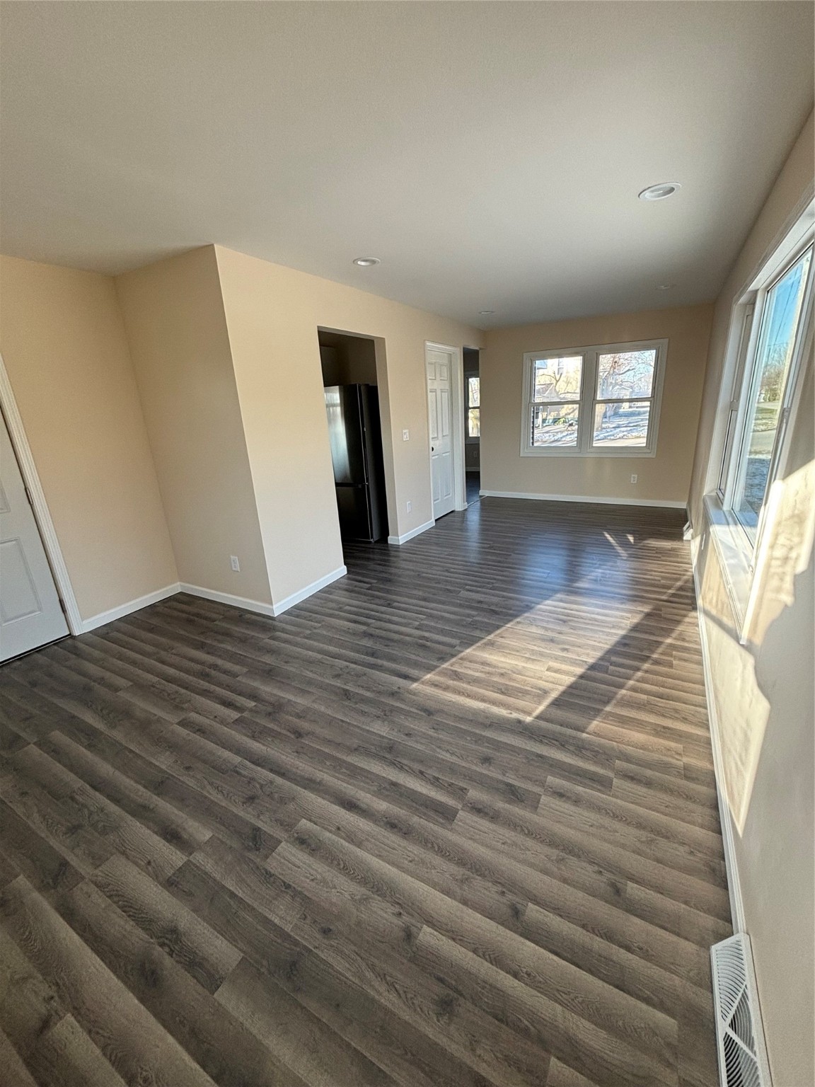 326 31st Street, Des Moines, Iowa image 2