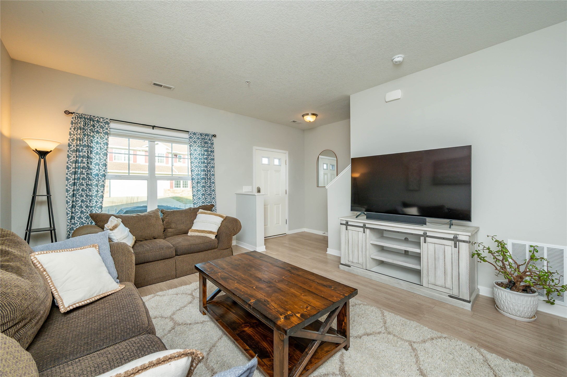 3006 SE Glenstone Drive