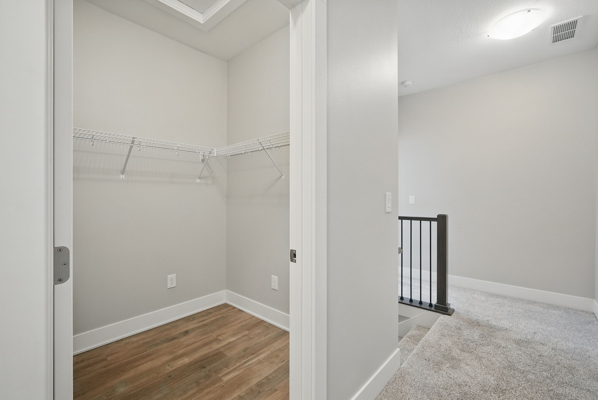 9674 Crowning Drive, West Des Moines, Iowa image 12