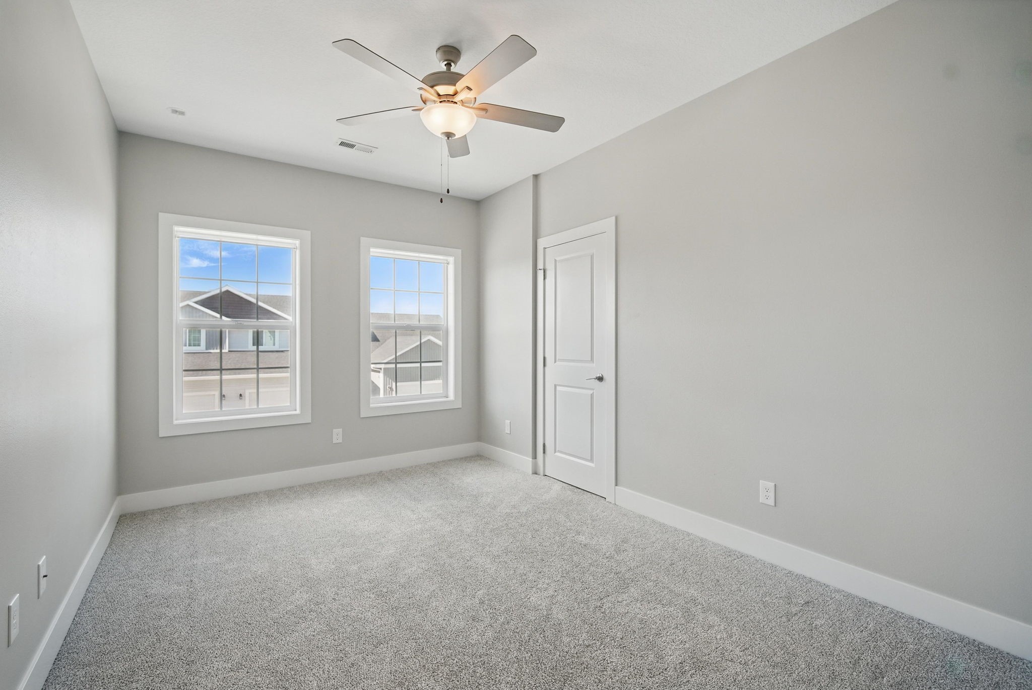 9674 Crowning Drive, West Des Moines, Iowa image 13