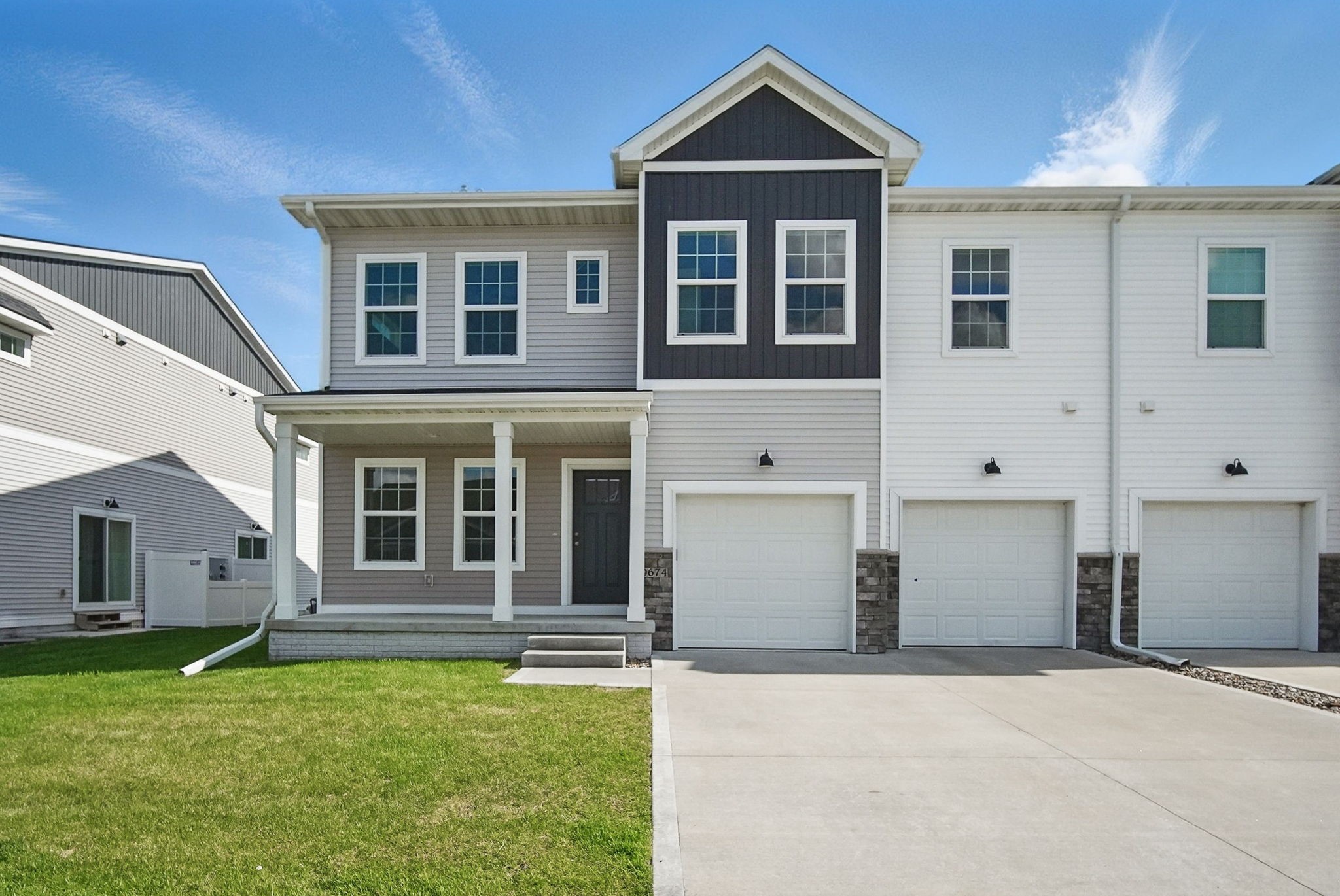 9674 Crowning Drive, West Des Moines, Iowa image 1
