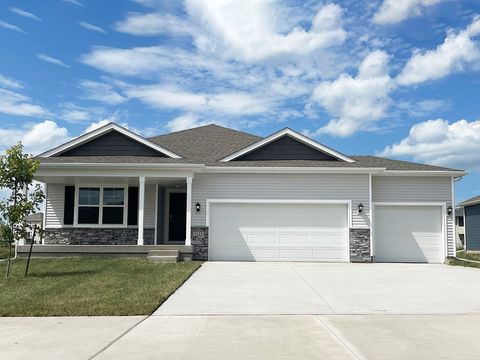 Homes For Sale - 1147 33rd Court<br/> Altoona, IA 50009