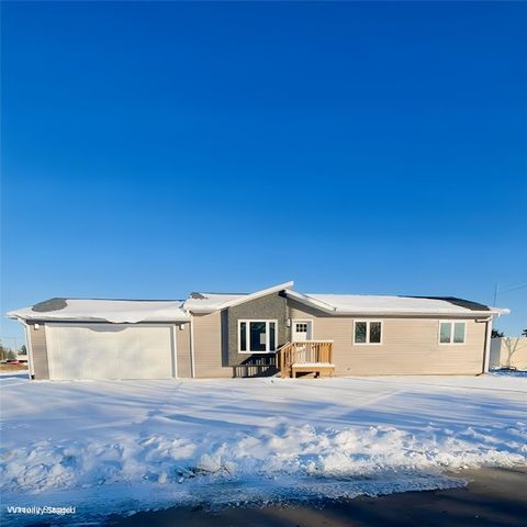 405 10th Street Nevada IA 50201