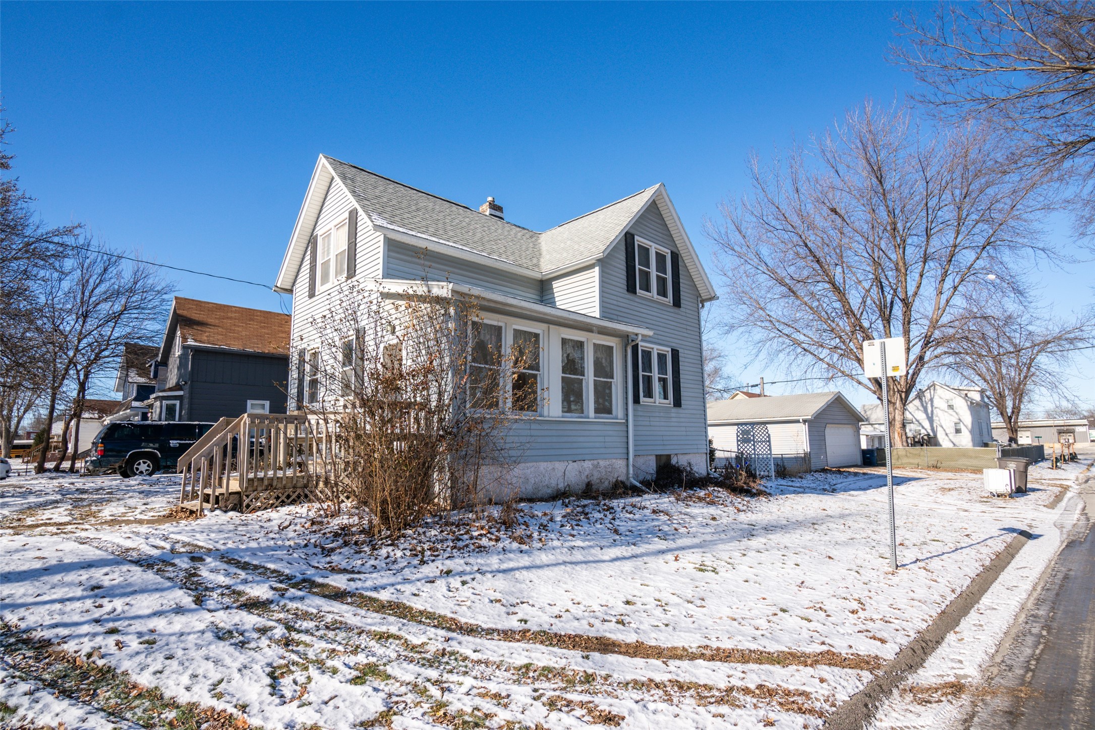 1446 Henderson Avenue, Des Moines, Iowa image 2