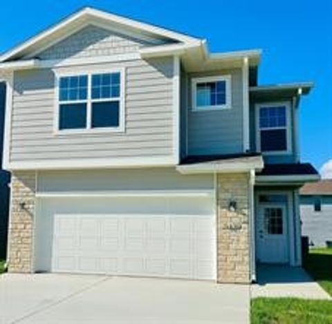 Condo For Sale - 5430 153rd Street<br/> Urbandale, IA 50323
