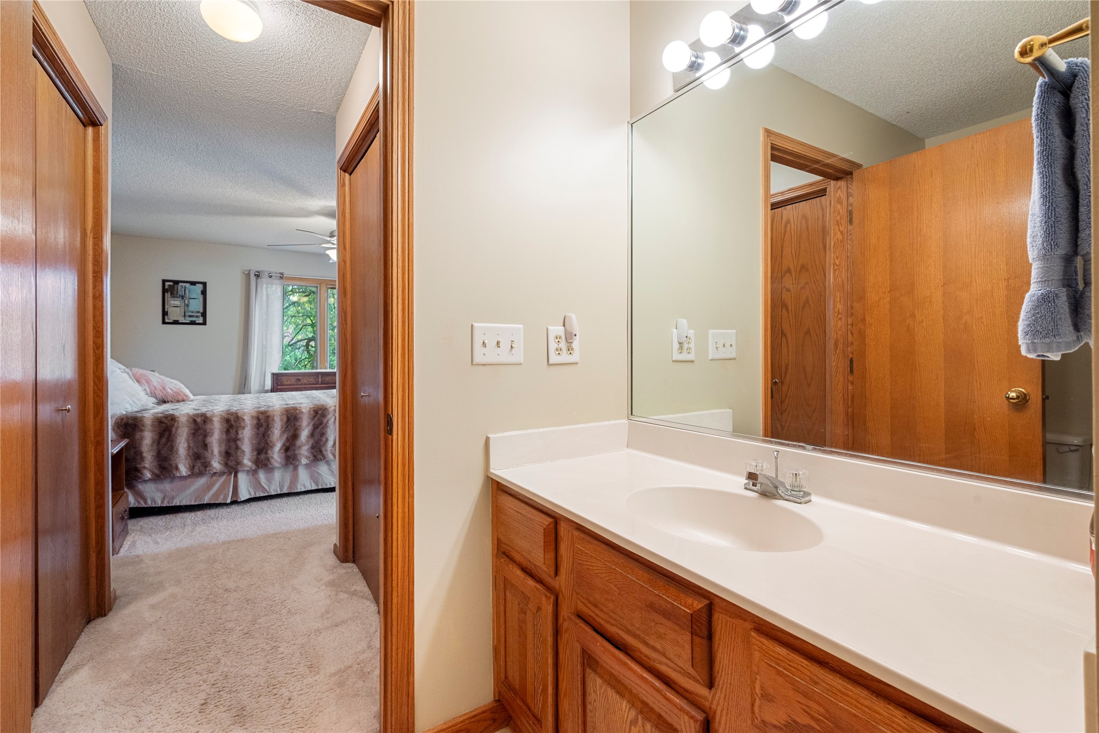 8178 Dellwood Drive, Urbandale, Iowa image 30