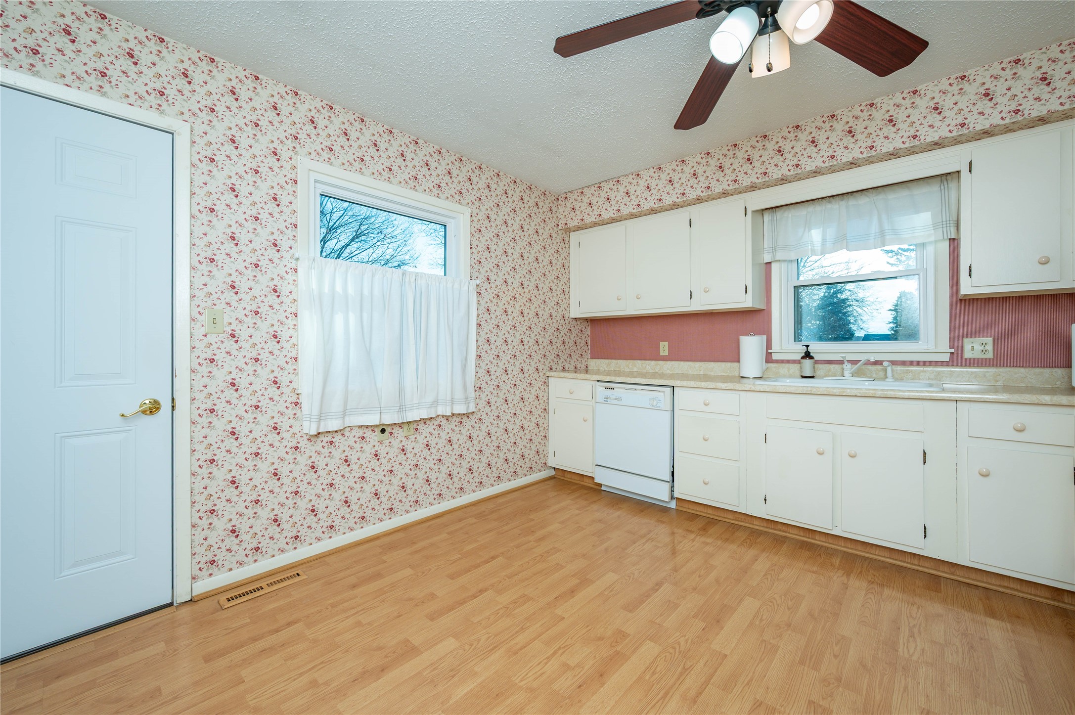 1022 W Washington Street